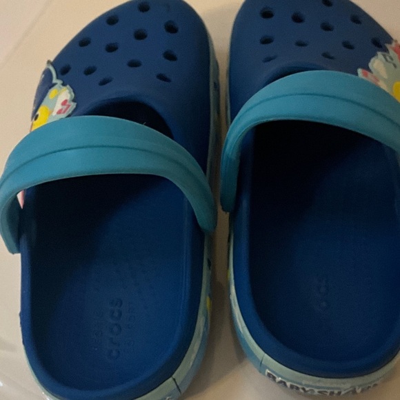 CROCS Kids Blue Sandals with Cartoon Design - Picture 4 of 5